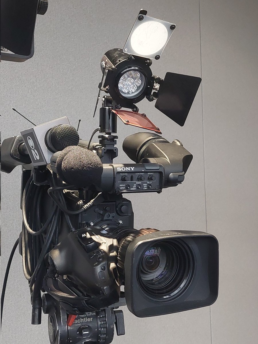 nikkiyunker's tweet photo. .@CBSNewYork came to #ProCon25 --thank you to photographer, editor and field producer Chris Gay and executive producer impacting communities (EPIC) Nichole Green for conducting broadcast tests and sharing feedback with students at #cmanyc25 https://t.co/aEwlgEXb8V