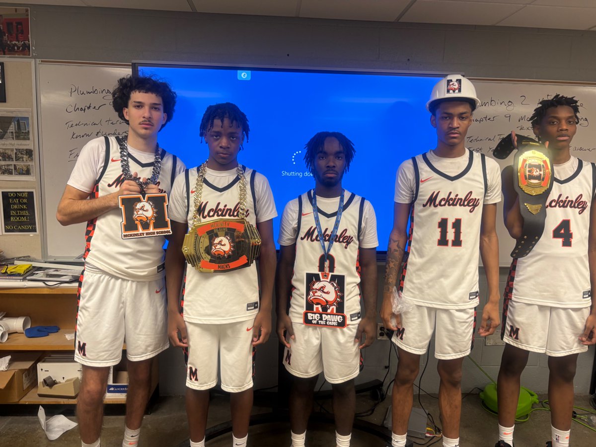 MckBasketball's tweet image. Marvelous Mar Staples 39 Pts 🔥🔥🔥🔥 Davonte Hughes 17pts 🔥🔥
Danny Dones 15pts Great team effort 🔥🔥king Finks 11 Reb Assad Sheikh 10 Reb
McKinley Wins 89 to 55 over West Seneca West