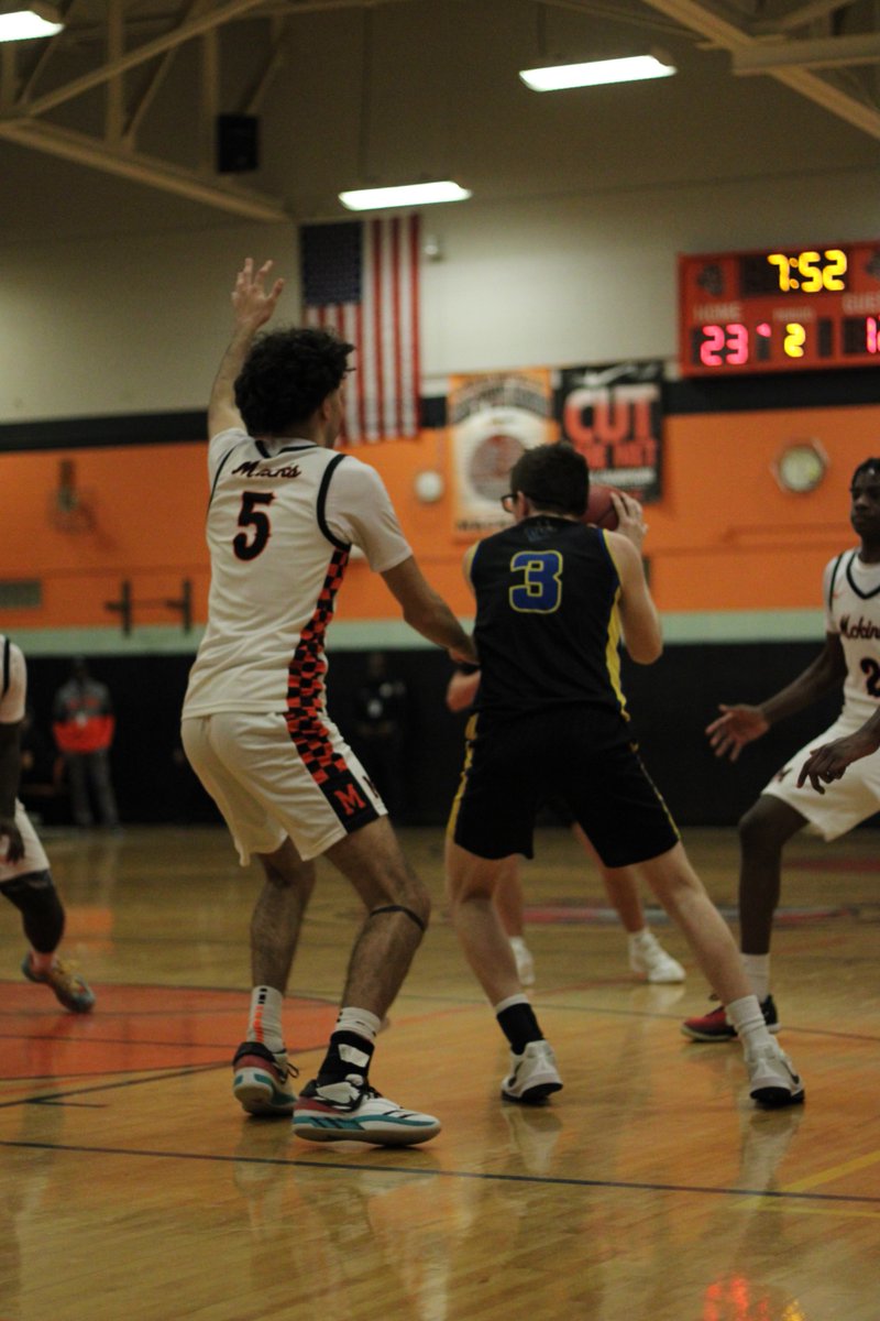 MckBasketball's tweet image. Marvelous Mar Staples 39 Pts 🔥🔥🔥🔥 Davonte Hughes 17pts 🔥🔥
Danny Dones 15pts Great team effort 🔥🔥king Finks 11 Reb Assad Sheikh 10 Reb
McKinley Wins 89 to 55 over West Seneca West