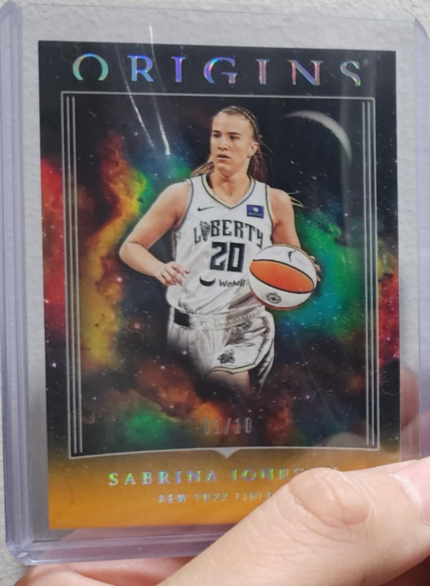 ctomwong's tweet photo. @Nike @sabrina_i20 @sabrina_i20 Hope I could get your auto for this two 2024 cards at Manila this March!

2xGold! Congrats!!!

@Nike please make it happen :3 https://t.co/1Cs5M7fNmh