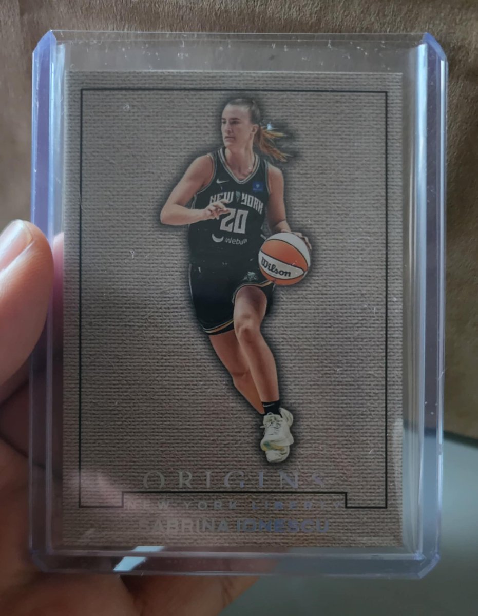 ctomwong's tweet photo. @Nike @sabrina_i20 @sabrina_i20 Hope I could get your auto for this two 2024 cards at Manila this March!

2xGold! Congrats!!!

@Nike please make it happen :3 https://t.co/1Cs5M7fNmh