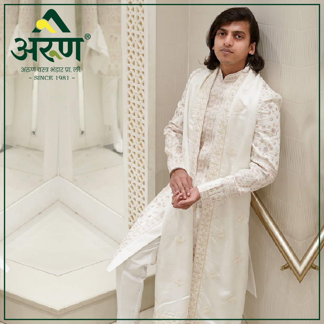arun_ltd's tweet image. ❤❤ARUN VASTRA BHANDAR❤❤

 #ChandniChowkDiaries #EthnicWear #DesignerWear #Lehengas #Sarees #IndianFashion #WeddingOutfits #TrendingNow #TimelessStyle #ClientLove #ArunVastraBhandar #EthnicElegance