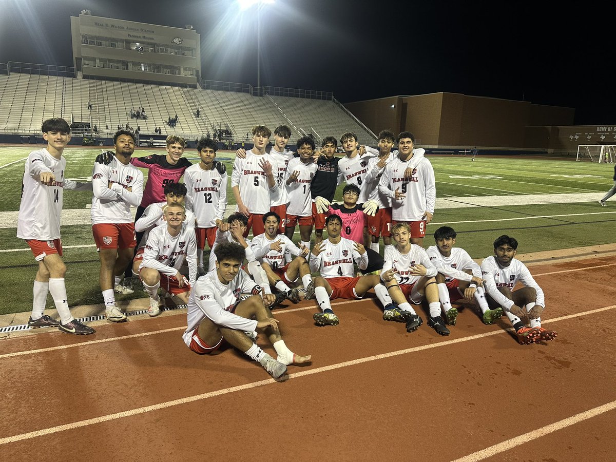 braswellsoccerb's tweet photo. Being #BOLD is being down 1-2 with 5:40 left and winning 3-2! 

#Somethingtoprove https://t.co/2Y9zNArWST