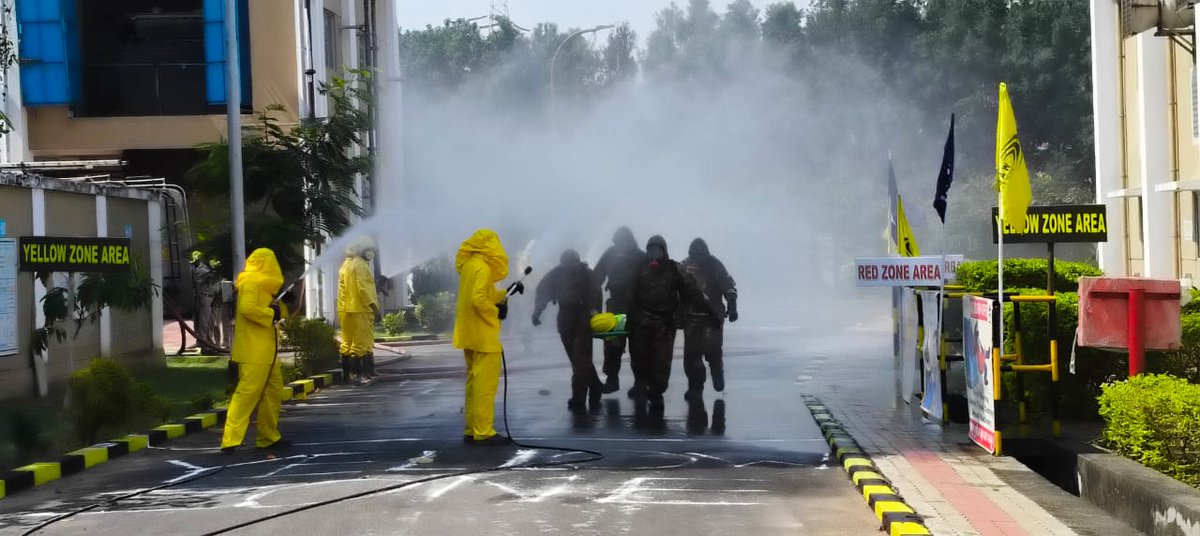 deoc_cuttack's tweet photo. DDMA Cuttack, with support from OSDMA &amp; NDMA, conducted a Chemical Mock Exercise. NDRF, ODRAF, Fire, Aapadamitra, Line department's dedication and expertise in ensuring readiness and coordination during chemical emergencies. #disastermanagement #Chemicladisaster https://t.co/p5AtcBHBn3
