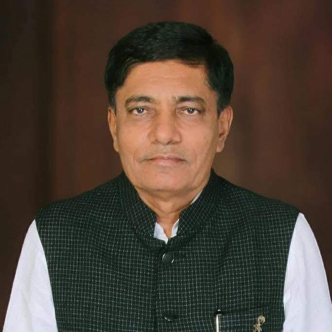 ruparel_mayank's tweet image. દાનવીર ભામાસા શ્રી @humbal_babubhai ને જન્મદિવસ ની ખૂબ ખૂબ શુભકામનાઓ. ભગવાન શ્રી દ્વારકાધીસ આપશ્રીને ઉત્તમ સ્વાસ્થ્ય અને દીર્ઘાયુ પ્રદાન કરે એવી પ્રાર્થના.