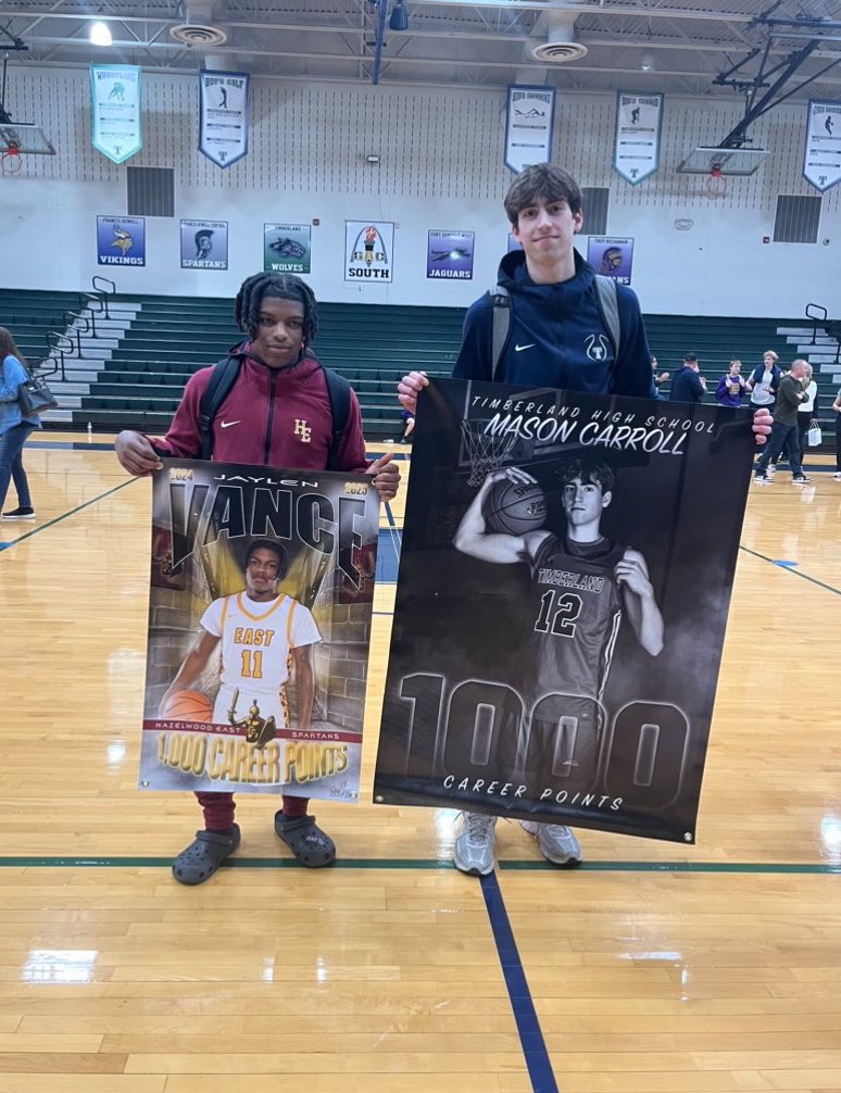 Jaylen Vance (Hazelwood East) and Mason Carroll (Timberland) locked arms and notched 1,000 points in their careers tonight. They also competed in the best game perhaps in the entire state this season with Timberland winning 106-104 in double overtime… What it’s all about!