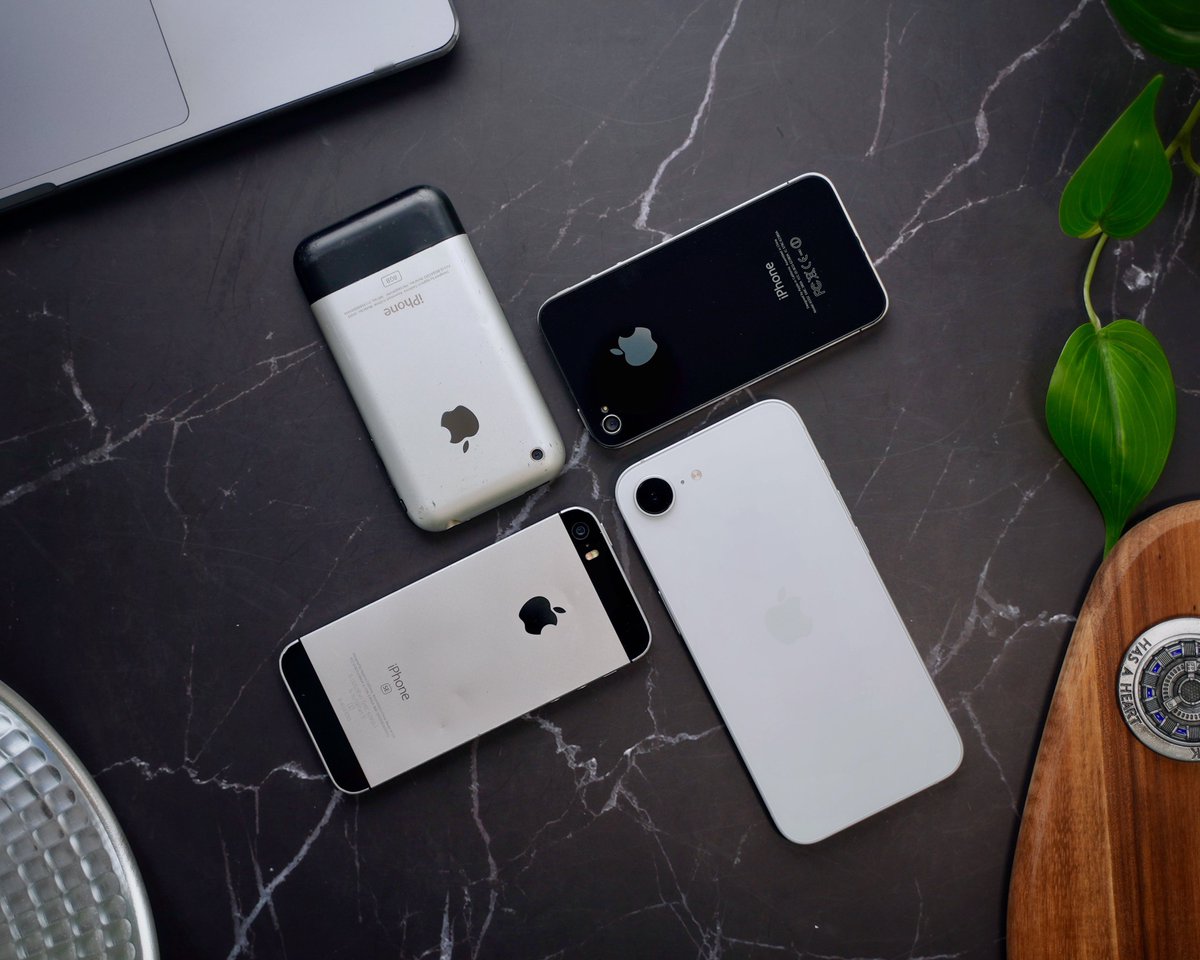 The new #iPhone16e with the single camera fits right in!
I do wish it was in a mini form factor though!