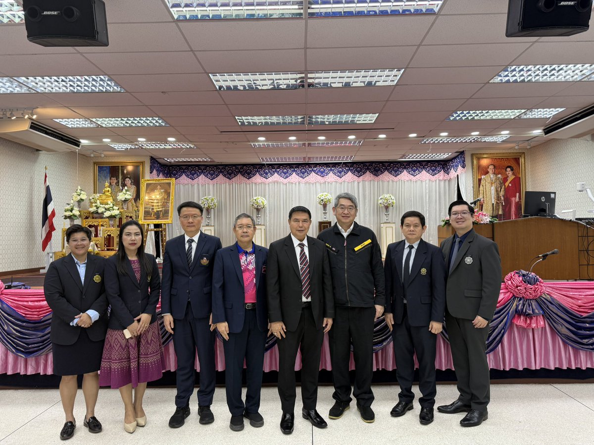 ขอกราบขอบพระคุณท่าน ผอ โชติวิทย์ ให้เกียรติเชิญ
มาปฎิบัติหน้าที่ยามเช้าวันเสาร์ แชร์ความรู้กับคณาจารย์และผู้ปกครองโรงเรียนสาธิตมหาวิทยาลัยศรีนครินทรวิโรฒ ปทุมวัน