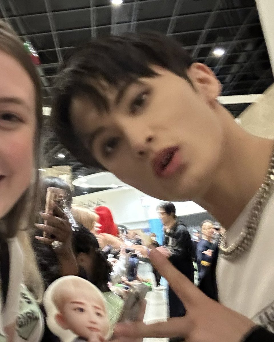 아웅 애기다 징짜
25살 못 믿을만 해 ㄹㅇㅋㅋ