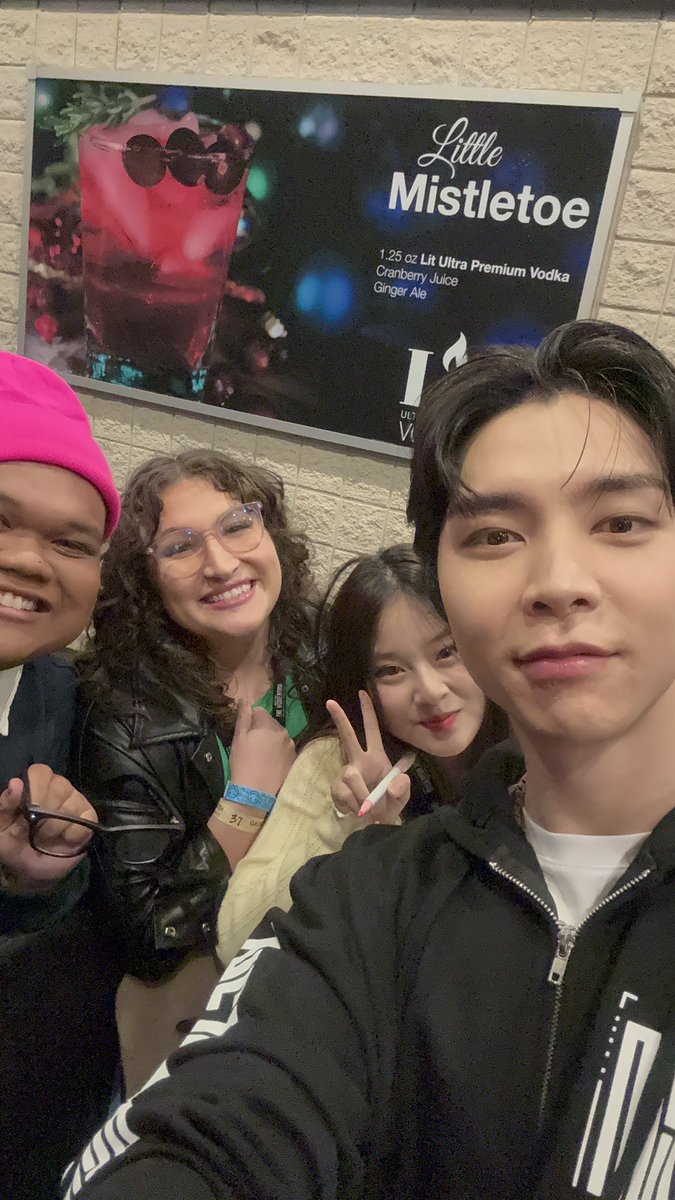 🌻🧸 สมคริส —☻ tweet media
