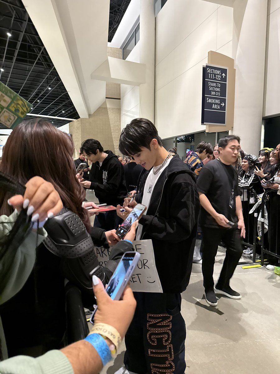 🌻🧸 สมคริส —☻ tweet media