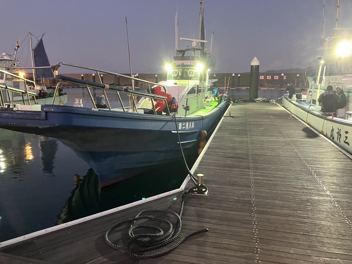shiboreAA's tweet photo. 久々の中層深場釣り🎣キンメちゃんアカムツ釣りたかったけど黒ムツとアジ・鯖だけでした。 https://t.co/wwCP32UEsb