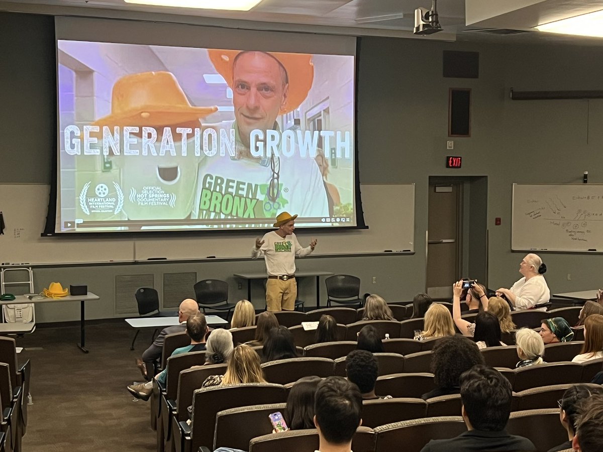 keeptempebtfl's tweet image. What an incredible night at the @greenBXmachine and GreenLight Solutions event! The real star of the evening was the screening of Generation Growth, an award-winning documentary that left us all inspired. 

@StephenRitz, the Bronx, New York native turned Arizona State University…