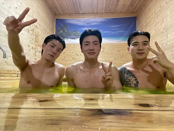 IINFECTD's tweet photo. ⠀⠀
⠀im  sorry  about  my  absence ﹒ Ive  been  spending  the  past  few  days  with  jung—su ﹐ and  seeing  him  has  given  me  the  opportunity  to  see  a  few  other  old  friends ···  ദ്ദി ( ᵔ ᗜ ᵔ )
⠀⠀ https://t.co/5Aeq7U9VvY