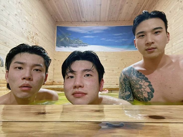 IINFECTD's tweet photo. ⠀⠀
⠀im  sorry  about  my  absence ﹒ Ive  been  spending  the  past  few  days  with  jung—su ﹐ and  seeing  him  has  given  me  the  opportunity  to  see  a  few  other  old  friends ···  ദ്ദി ( ᵔ ᗜ ᵔ )
⠀⠀ https://t.co/5Aeq7U9VvY