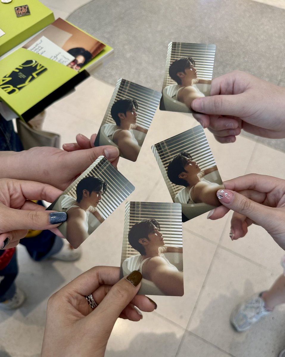 tutuwnpp's tweet photo. ยกกลุ่มมม 🤣 #NONT_ONLYFAM29_DAY1 https://t.co/8sS1yLJbuC