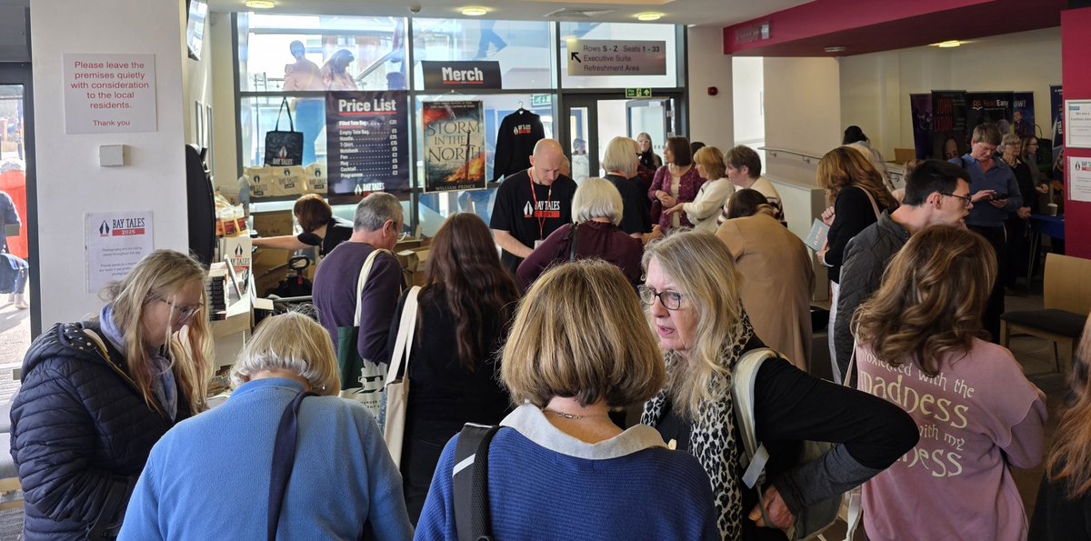 KoastRadio's tweet photo. Having a splendid time at @bay_tales
Sun's out, and plenty of books to read. @vpeanuts @AnnCleeves  #baytales25 https://t.co/Nmu4ouOHBT