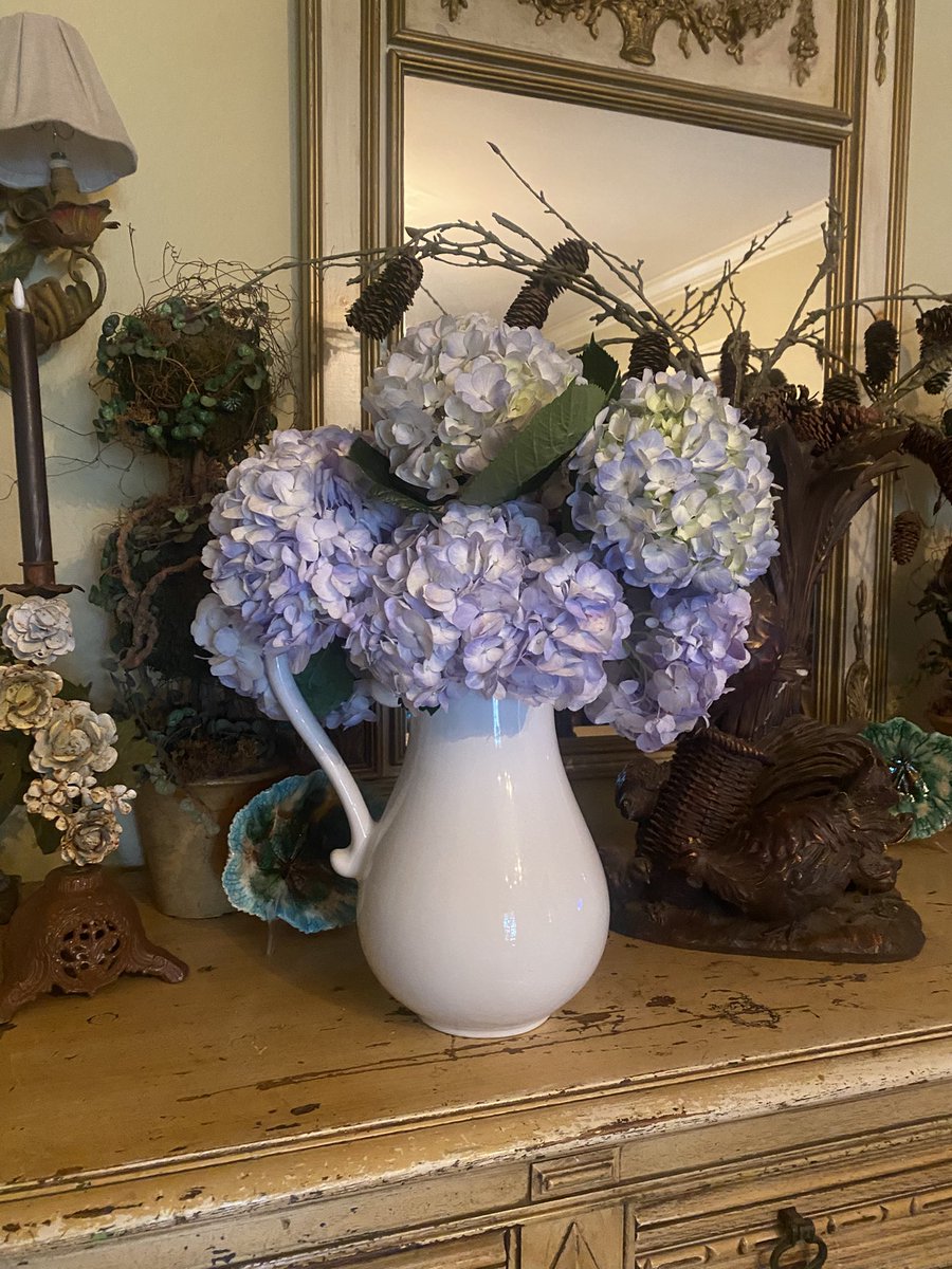 Good Saturday morning patriots!! Headed to the Fancy Flea in Brooksville this morning…lots of pretty plants and flowers to unload. Looking forward to a day of rest tomorrow for sure. Hoping it’s a great day for you all. God bless🙏🏼🇺🇸❤️🌸🌞☕️