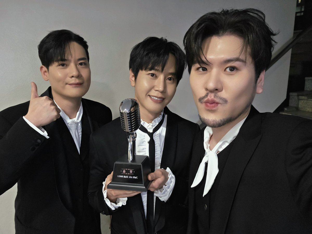 official_lapoem's tweet photo. KBS2 <불후의 명곡 - 3.1절 특집> 

삼일절 특집에서 우승해 더욱 값진 것 같습니다

한국의 독립 의사를 세계로 알린 그날

그날의 의지와 용기를 본받고
기억하겠습니다

함께해 주신 팬분들, 케이타이거즈 감사합니다

#LAPOEM #라포엠 #불후의명곡 #삼일절
#유채훈 #최성훈 #정민성
#YouChaehoon #ChoiSunghoon #JeongMinseong