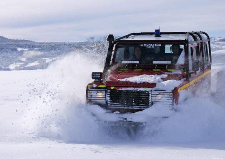 OttaviGuillaume's tweet image. La VLTT « chenillée » du #SDIS43, affectée au CIS du Monastier-sur-Gazeille, permettant un accès sur les secteurs enneigés  ⛄️ de Haute-Loire. 
Un engin précieux pour les secours , bien que les périodes de neige diminuent en fréquence et en intensité. @teambestioles