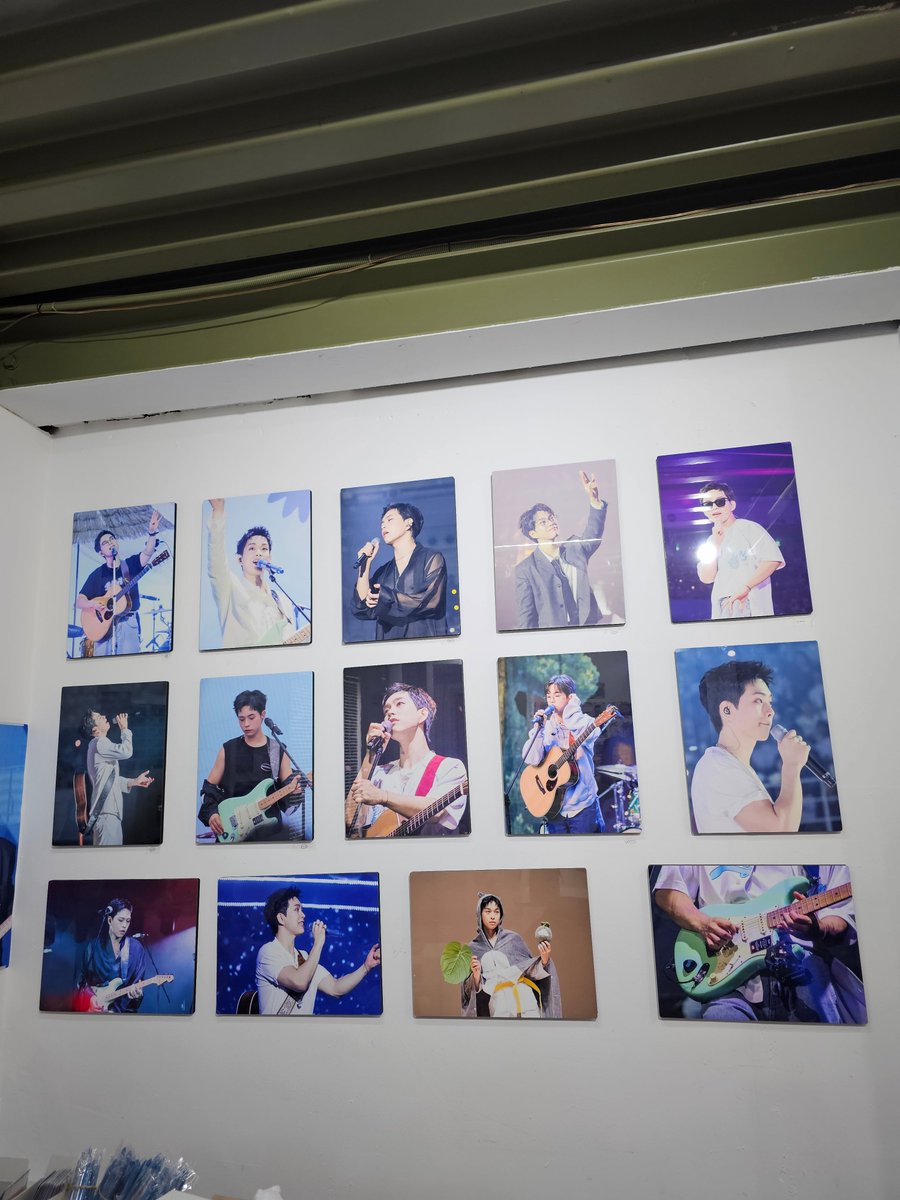 #우리의_추억이_될_상엽이에게
#our_forever_memory_0227

카페 분위기부터가 너무 좋았고 구성도 너무 좋고 오직 상엽이만 보여서 너무 좋았어요 !!
강아지들도 있어서 더 귀여웠고 럭드 트레카 나주 포카만 안 나와서 실패 했지만 그래도 슬로건 하나 장만해서 너무 좋았고 무엇보다 제 토마토