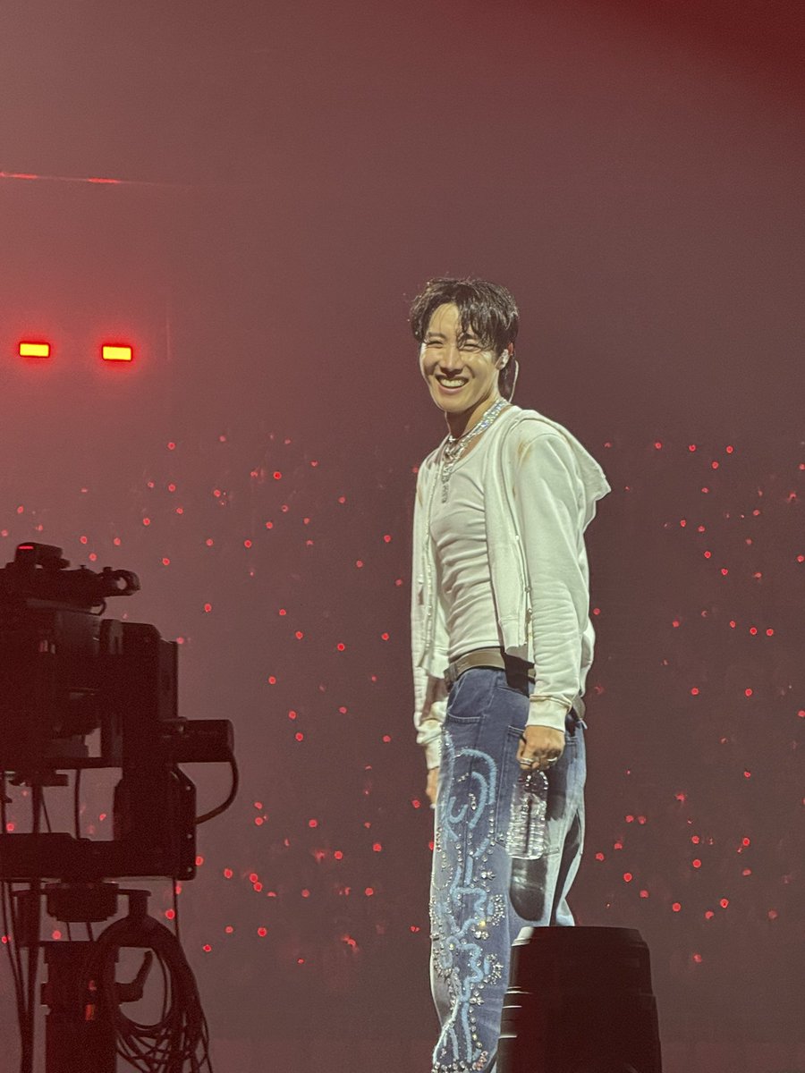 suhani⁷⋆˖ ࣪⭑ ୨ৎ is seeing bts! tweet media