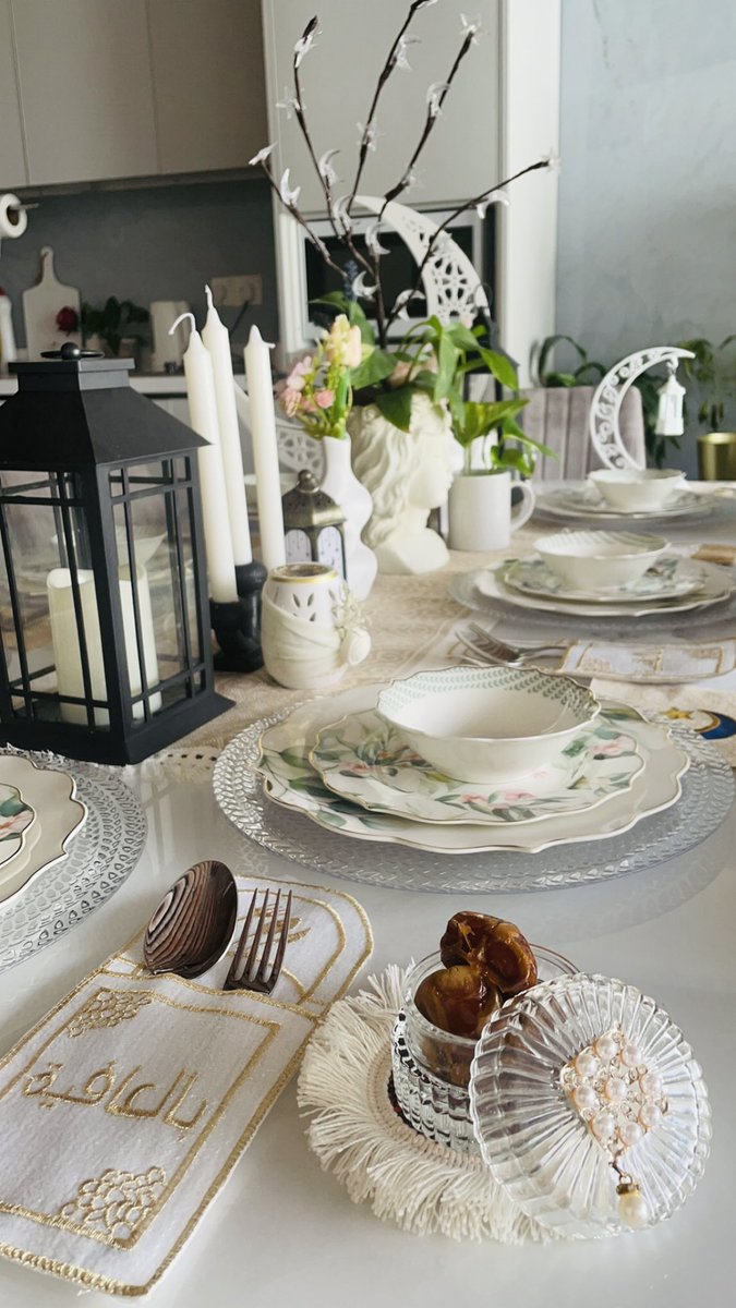 كل عام وانتم بخير..
ومبروك عليكم الشهر الفضيل..🌜
#رمضان_كريم 
#شهر_رمضان