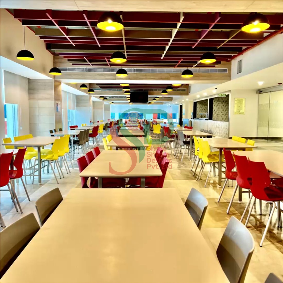 shreeshamdesign's tweet image. Where team eat, Meet and Recharge🍽

#office #interios #caffetira #officecafe #interiordesigning #creativeoffice #modernworks #like #share #follow #decor