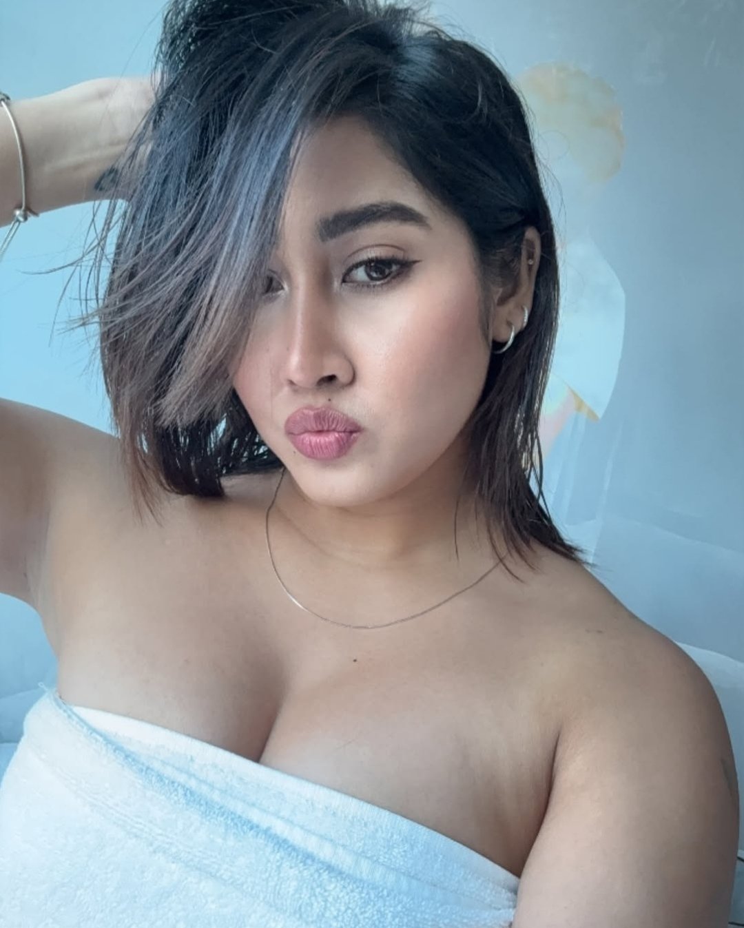 Gk86CLKbQAEl_jh?format=jpg&name=large