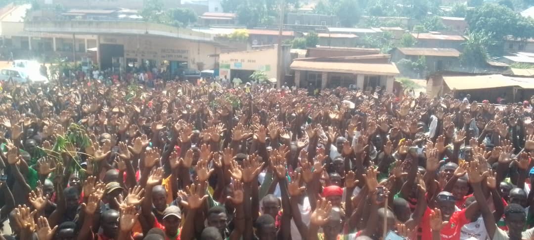 CnddFddButanyer's tweet photo. #AHISHAKIYE_Abel yabwiye #imbonerakure ko amajambo yirirwa aravugwa ku #buhinga bwa none atanakimwe yama ahindura ku #mbonerakure, kuko zaratojwe neza ahubwo yazisavye gukorana n'intwaro n'abajejwe umutekano kugira umwasi ahashwe bikwiye ariko bisabwa ko barushiriza.@R_Ndikuriyo. https://t.co/WW9FFNwC8M