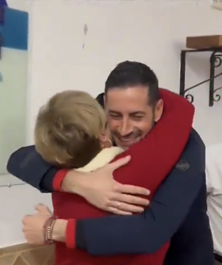 PSPVPSOEGavarda's tweet image. “Este siempre ha sido un partido abierto y aún tiene que serlo mucho más, nuestra formación política es una herramienta de la sociedad y tiene su riqueza en la diversidad” 
🗣 @CarlosFBielsa 
🫰#FuturCompartit 
♥️#LaFuerzaDeLaMilitancia