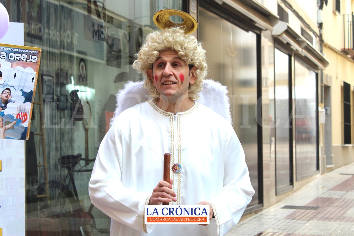 lacronica_atq's tweet photo. #CarnavalAtq25 | El Romancero "Los que te comen la Oreja" a cargo se Isaac Morán y Pepe Díaz, abren la Ruta de Coplas de las agrupaciones carnavalescas de #Antequera en diferentes puntos de la ciudad https://t.co/UqKE0BAePV