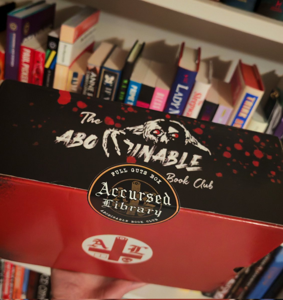 Good Morning, happy Saturday! 

Guess who renewed their subscription! It's Abominable Book Club time!! 💃🥳