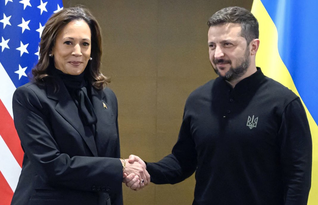 bluhue123's tweet photo. Kamala Harris was right when she said Trump would try to end the Ukraine war by surrendering to Putin. 

Who else agrees? ✋ https://t.co/L7p61fWDJx