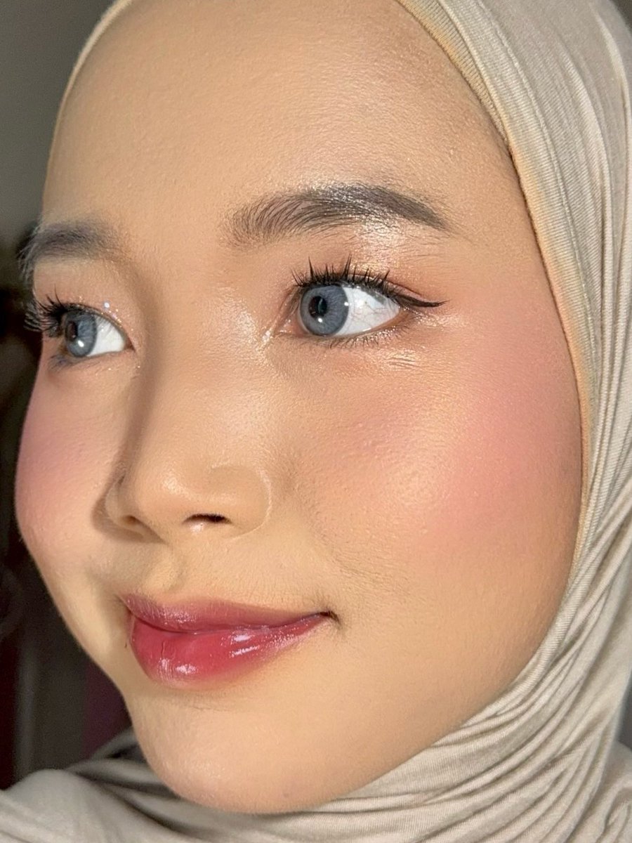 [TUTORIAL MAKEUP BUKBER]

mostly pakai lokal produk under 100k, super gampang &amp; oily acne prone skin friendly 🥹💫

tutorial makeup with video 👇🏻