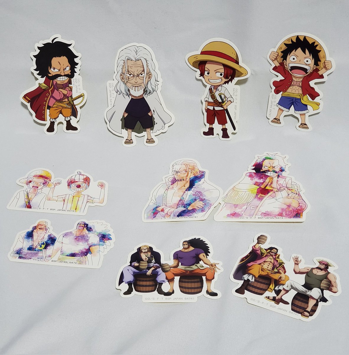 おひさしぶりです！
一番くじひいてきました！
結果はこんな感じ！
若レイさんのフィギュアは手にいれられなかった😂
でもでも一番欲しかったクリアファイル&amp;ステッカーのレイさんやロジャーたちが手に入ったので満足です！
クリアファイルは写真割愛！
欲を言えばビッグタオルも欲しかったな～