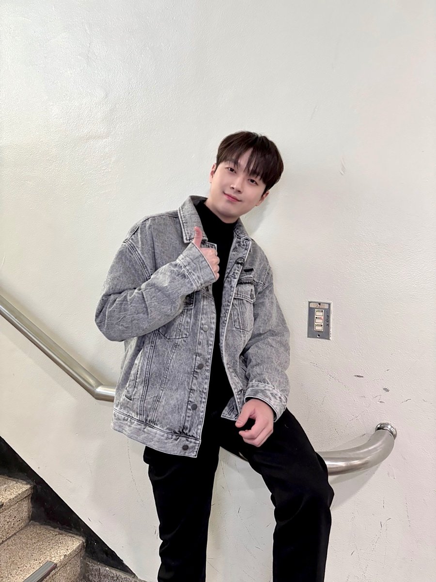 📸 찬또그래퍼 📸

오늘 &lt;불후의 명곡&gt;은
3·1절 특집으로 찾아갑니다🇰🇷

찬원 MC와 감동의 무대들을
만나고 싶으신 분들은🙌🏻

오후 6시 5분!
KBS2로 모두 모여주세요🥰

#이찬원 #LeeChanWon
#불후의명곡 
#티엔엔터테인먼트