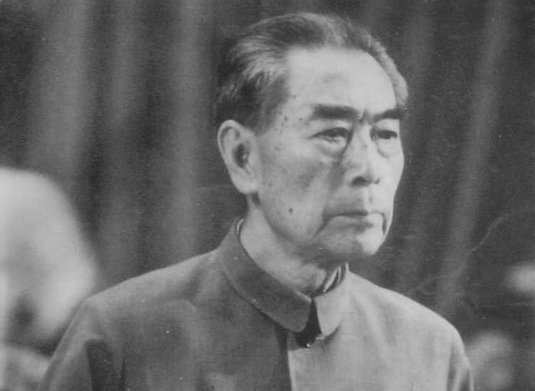 xu96175836's tweet photo. 他是中国最杰出的演员，不仅仪表堂堂，演技更是无人能及。他曾制造出一幕幕瞠目结舌的冷酷事件。文革每当有名人被红卫兵打死，他就会匆匆而来，非常痛苦地对其家人说：“对不起，我来晚了。”后来发现，这些命令其实都是他签名的。 https://t.co/uAfb5Rl6Ty