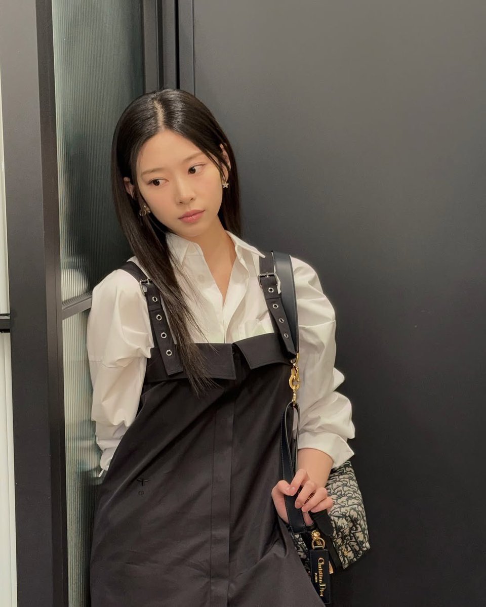 𝐜𝐢𝐜𝐢 𝖸𝖾 𝗇𝖾𝖿 𝖶𝗋𝗂𝗀𝗁𝗍. tweet media