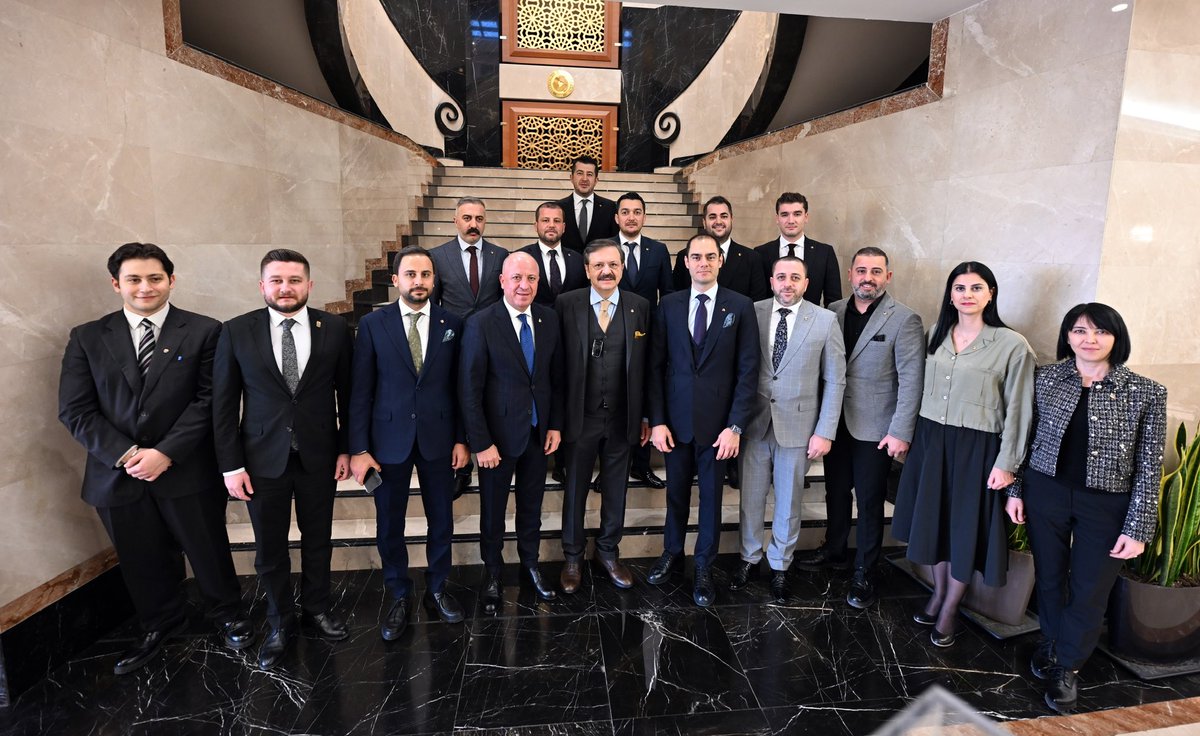 TOBB Genç Girişimciler Kurulu Başkanlığına seçilen Turgut Konukoğlu’nu kutlar, başarılar dilerim.

Genç girişimcilerin önceki dönem Başkanı, girişimcilik projeleri ile farkındalık oluşturan Ali Sabancı’ya bugüne kadar yaptıkları hizmetlerden dolayı teşekkür ederim. 

TOBB Genç