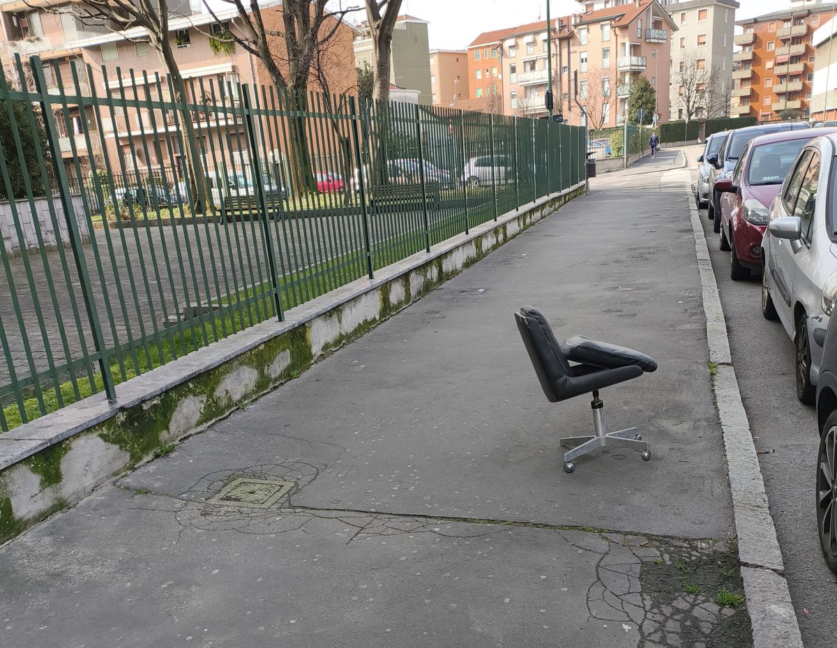 el_tanoTonto's tweet image. #Fuorisalone
Di Sesto San Giovanni