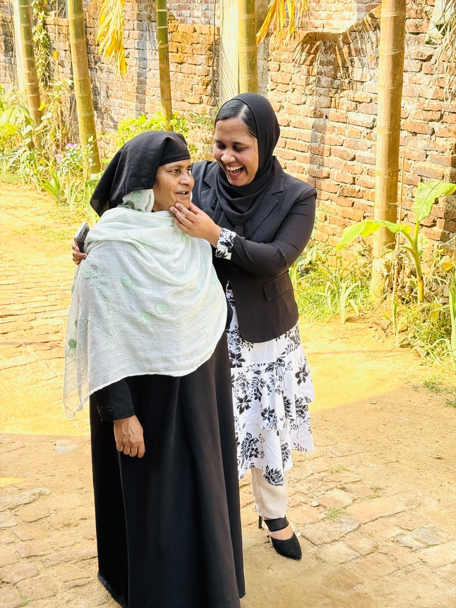 Lucky2944576441's tweet photo. I can’t be more grateful to the Almighty - I finally had a chance to meet my Grandmother after 2 years for 20 minutes to hug her and share some joys together.She is the definition of a strong woman who raised my dad so differently and believes in the power of women and education. https://t.co/cuQcjug1y8
