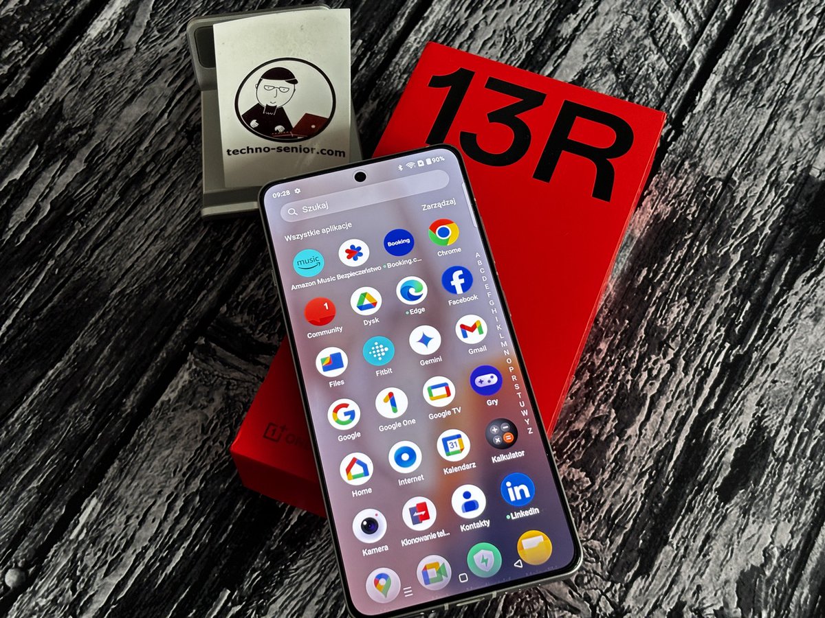 TECHNOSenior1's tweet image. Rok 2025 przynosi nam nową generację smartfonów, a wśród nich wyróżnia się #OnePlus13R . Czy ten model ma szansę stać się przebojowym urządzeniem? Przyjrzyjmy się bliżej jego specyfikacji, możliwościom i zobaczmy, co oferuje
@oneplus 
#własnytest
#OxygenOS
techno-senior.com/2025/03/01/tes…