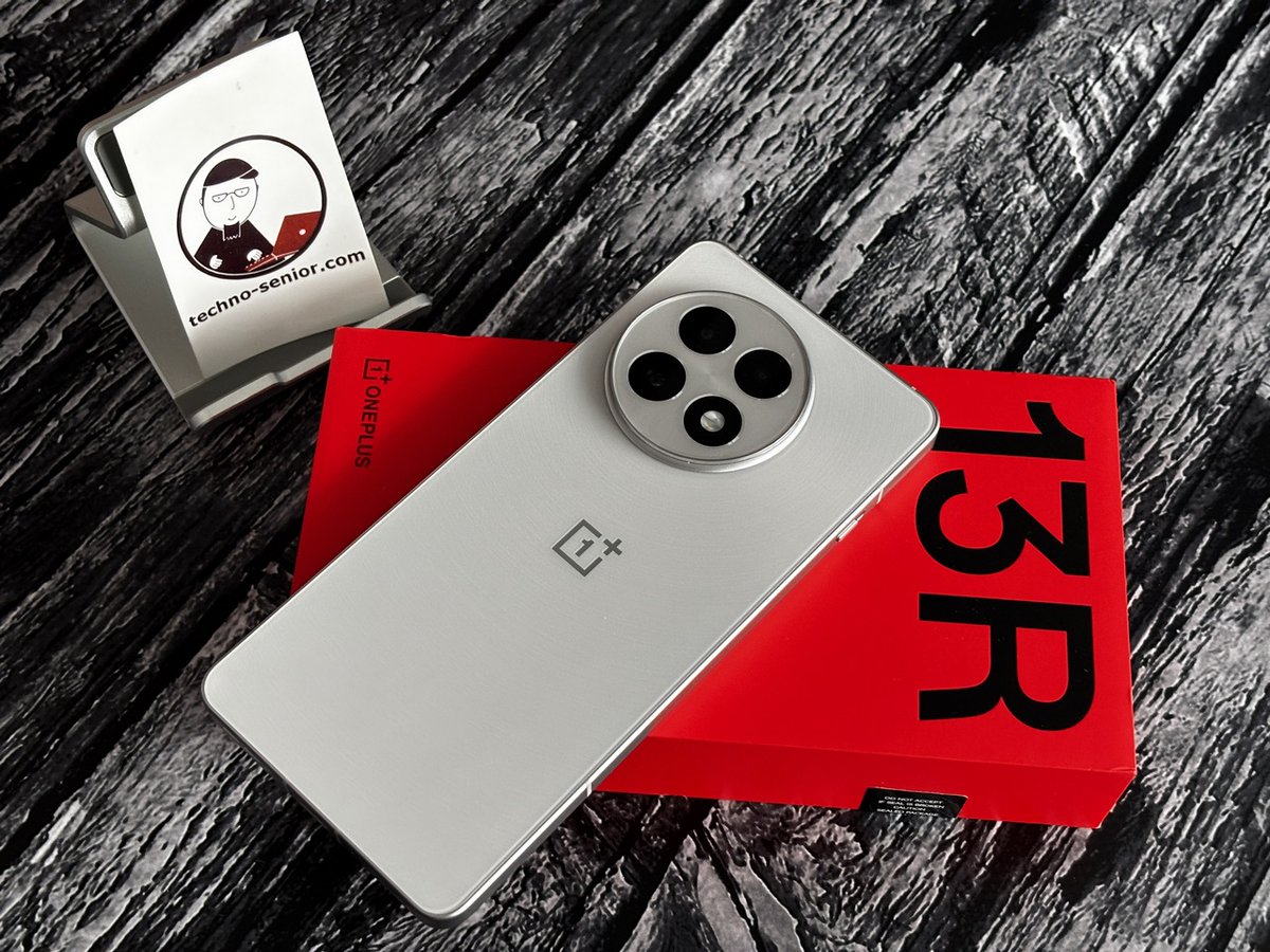 TECHNOSenior1's tweet image. Rok 2025 przynosi nam nową generację smartfonów, a wśród nich wyróżnia się #OnePlus13R . Czy ten model ma szansę stać się przebojowym urządzeniem? Przyjrzyjmy się bliżej jego specyfikacji, możliwościom i zobaczmy, co oferuje
@oneplus 
#własnytest
#OxygenOS
techno-senior.com/2025/03/01/tes…