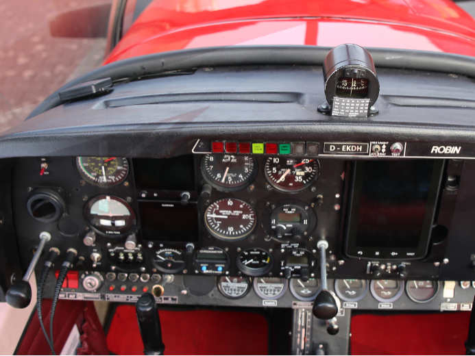 Kaircraft's tweet image. For Sale: 1984 Robin DR400/140B Dauphin ✈️
Popular French light aircraft with 2,055 hours TT.
contact info@k-aircraft.de or visit:  
🔗 zurl.co/IAmKg

#RobinDR400 #AircraftForSale #Aviation #kaircraft #aircraft #generalaviation #avgeek #privateaviation #flightmarket