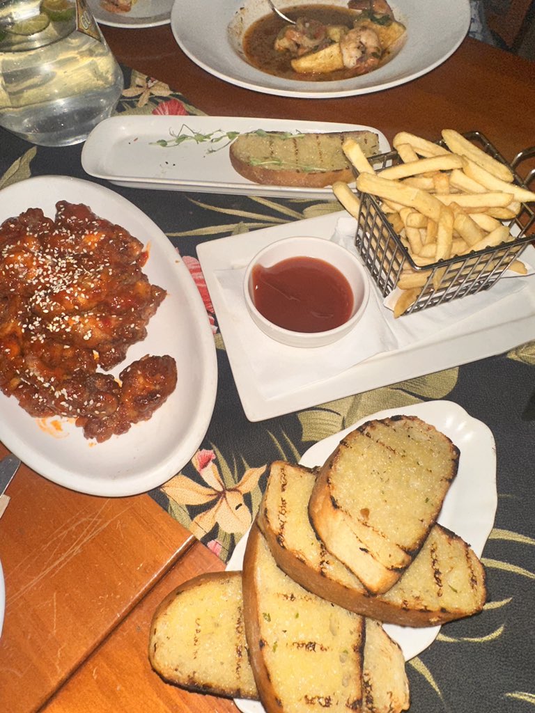 SaMaloEh's tweet photo. February photo dump, food edition 🥪🍜 https://t.co/1C6w9uBTWy