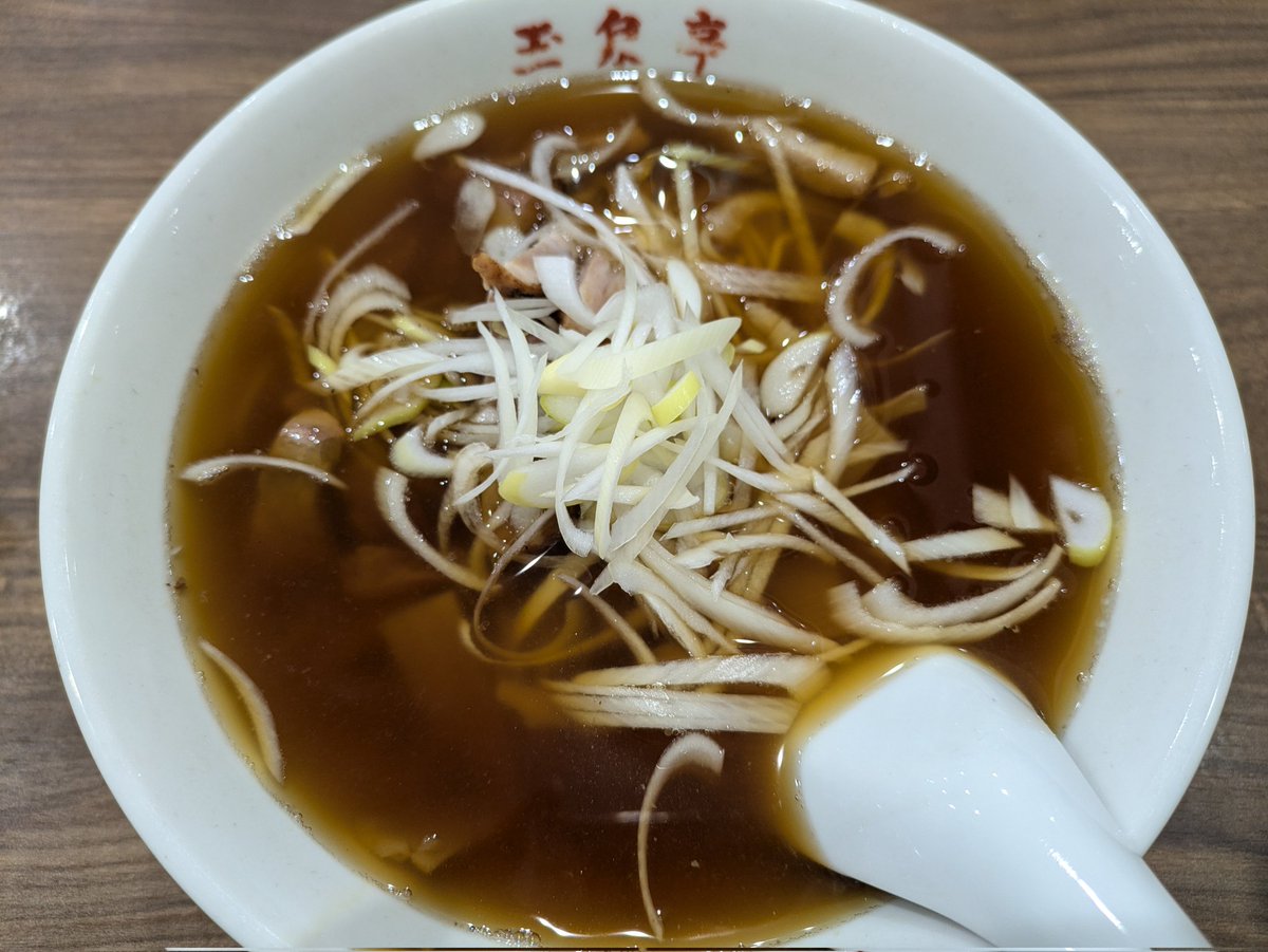 玉泉亭
ラーメン ¥680

#モンみな麺巡り