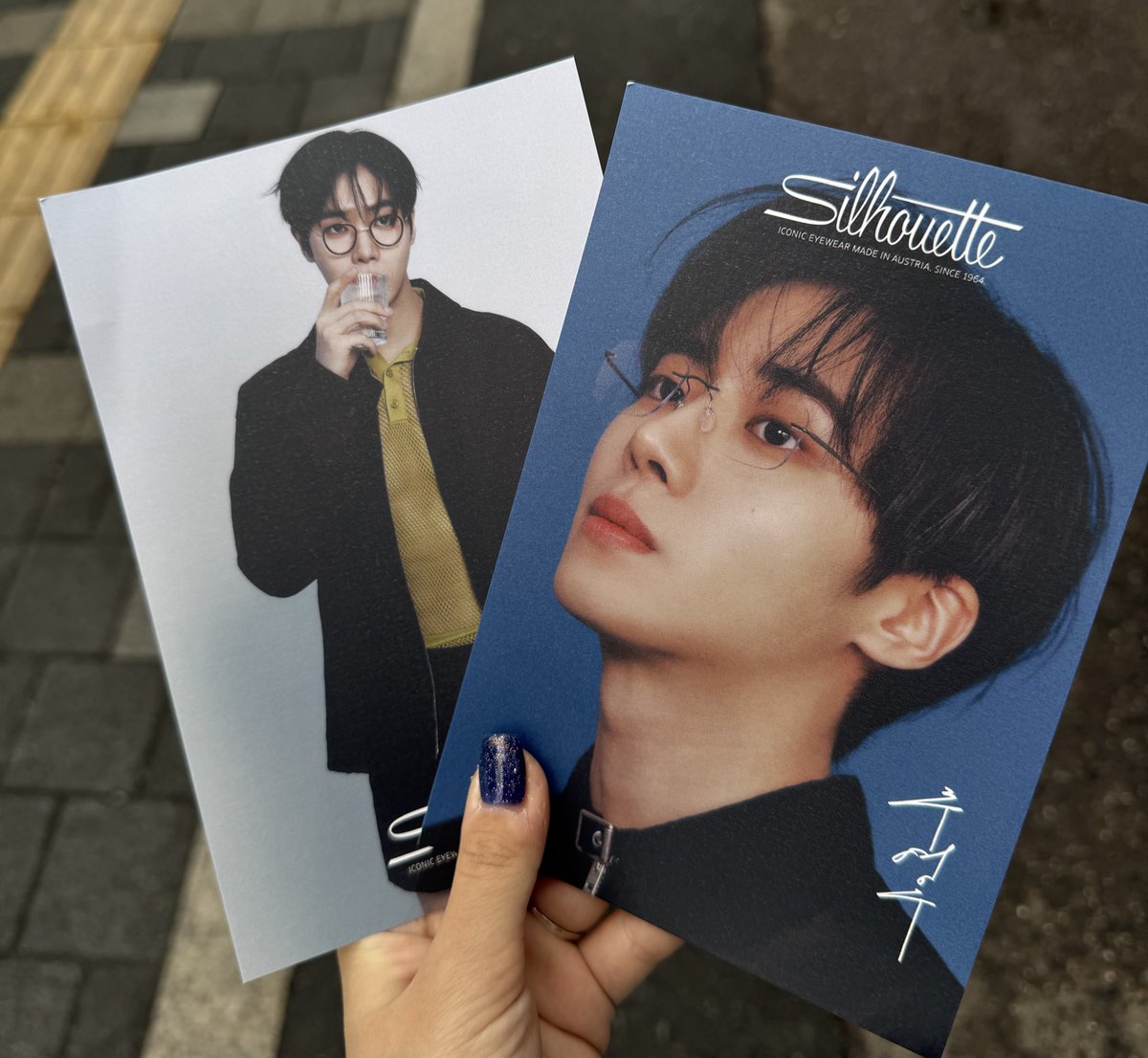 June_choo65's tweet photo. 오늘 안경점에 다녀왔는데
안경점 사장님께서 영우 포스터 보고 있으니까 며칠전에 동생이 언니 추영우 좋아한다고 했던게 생각난다고 미니 포스터를 ���셨어요🥰
진짜 받는데 너무 좋아서 웃음을 못 참았어요☺️
하 너무 이쁘다...🥹💙💙 https://t.co/ciXRMjH3uy