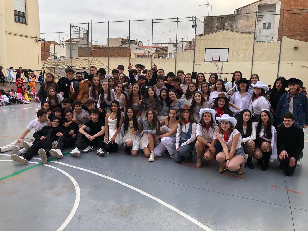 ElCarmeSabadell's tweet photo. Comparses ESO!

🥇4t
🥈3r
🥉1r

Enhorabona!!! 

#comparses #eso #carnaval #julesverne #escolapropera #tradicions #intensament #vedruna #sabadell https://t.co/cih5Rtpl2K