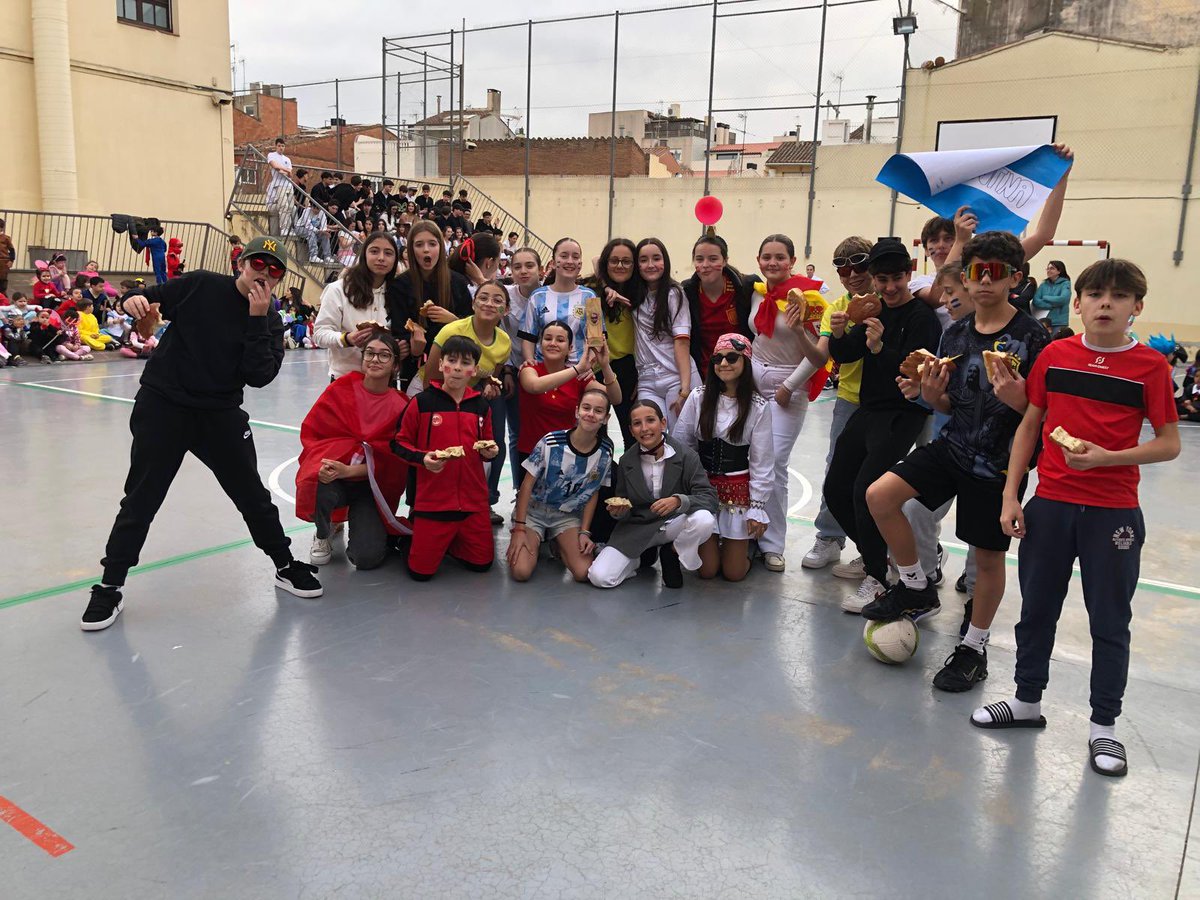 ElCarmeSabadell's tweet photo. Comparses ESO!

🥇4t
🥈3r
🥉1r

Enhorabona!!! 

#comparses #eso #carnaval #julesverne #escolapropera #tradicions #intensament #vedruna #sabadell https://t.co/cih5Rtpl2K